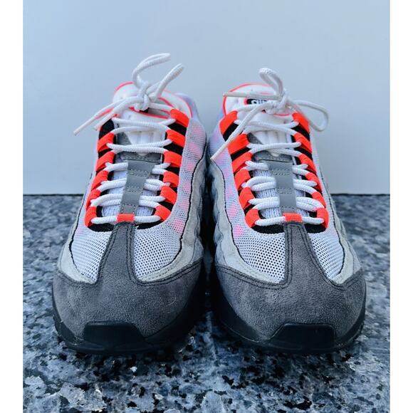NIKE AIR MAX 95 OG USED SIZE 8.5 WHITE SOLAR RED NEUTRAL GREY 609048-106 main image 5